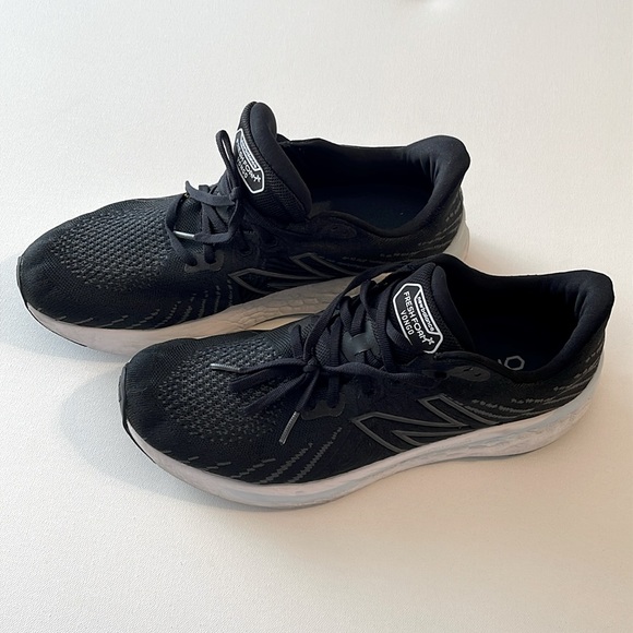 New Balance Fresh Foam More women size 12 Shoes Sneakers Black - Picture 1 of 4